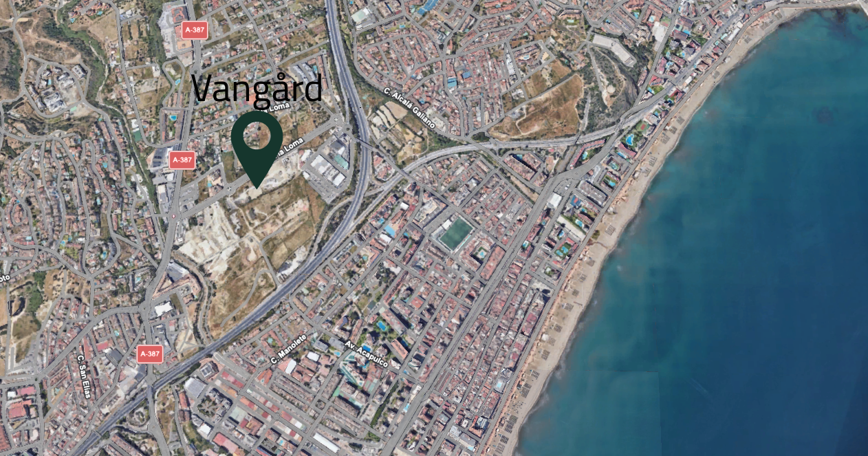 Luchtfoto Fuengirola met locatie Vangård gemarkeerd
